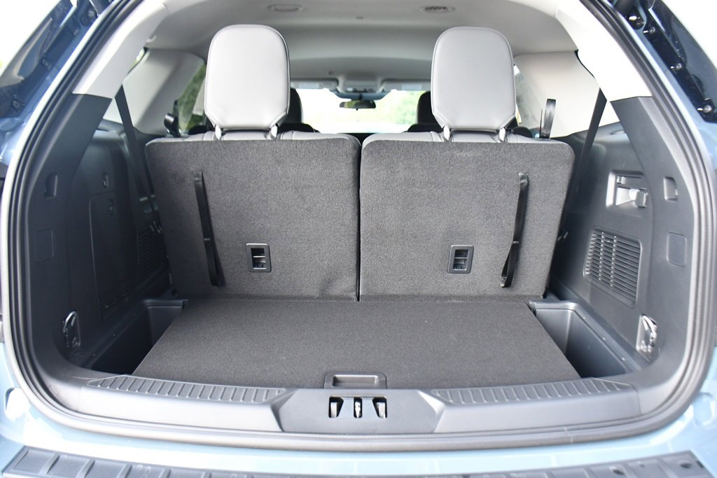 Used 2025 Ford Explorer Active w/ Active Comfort Package image 19