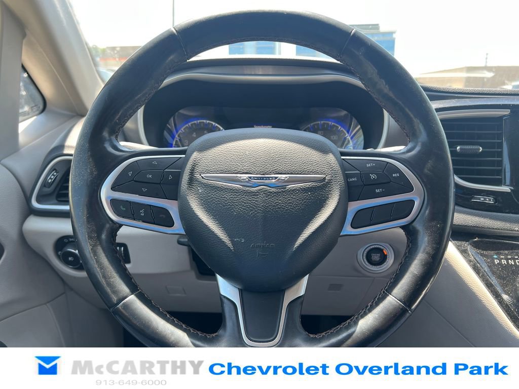 Used 2020 Chrysler Pacifica Touring-L Plus FWD image 11