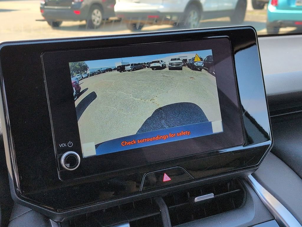 Used 2024 Toyota Venza LE AWD/4WD image 22