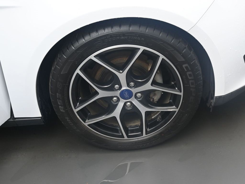 Used 2017 Ford Focus SEL image 37