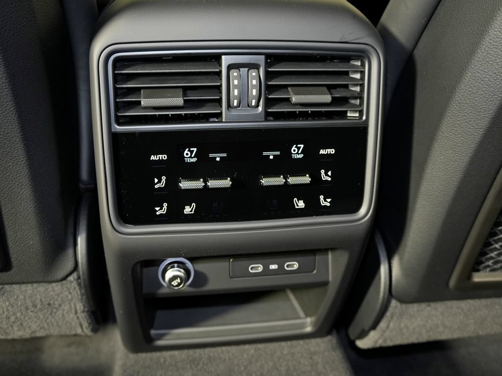 Used 2026 Porsche Cayenne Coupe AWD/4WD image 34