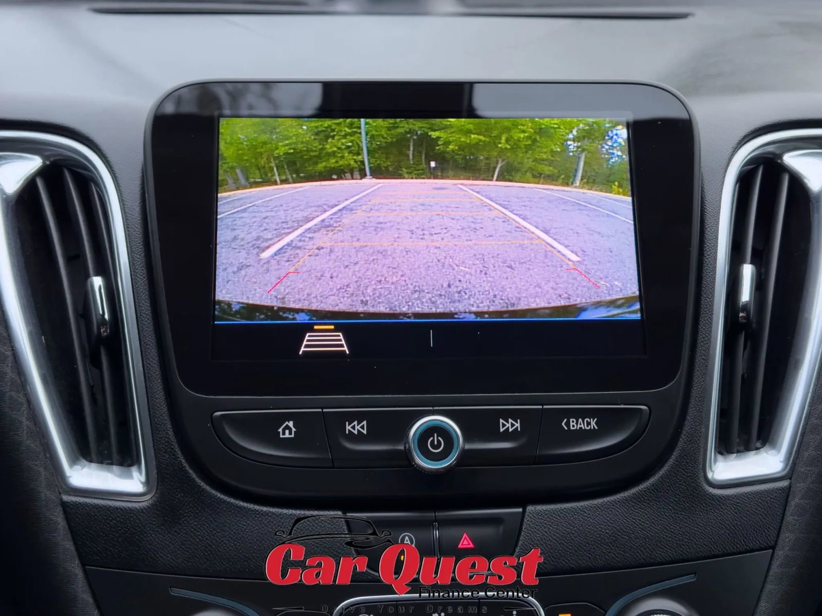 Used 2020 Chevrolet Malibu LT FWD image 22