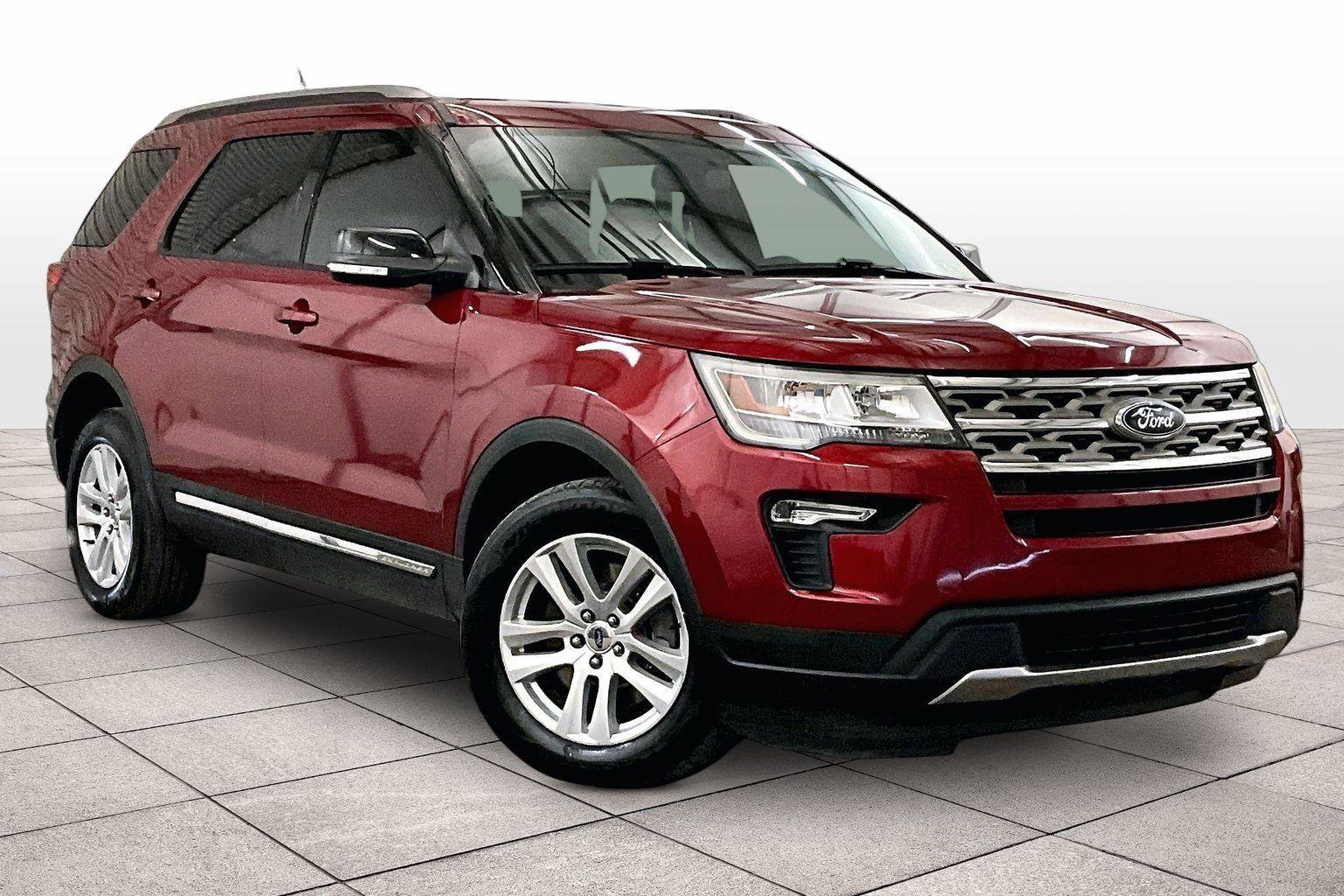 Used 2018 Ford Explorer XLT w/ Equipment Group 201A image 2