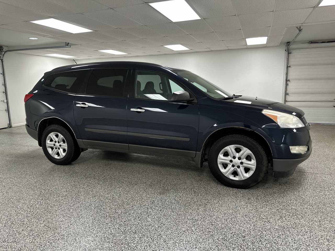 Used 2012 Chevrolet Traverse LS FWD image 1