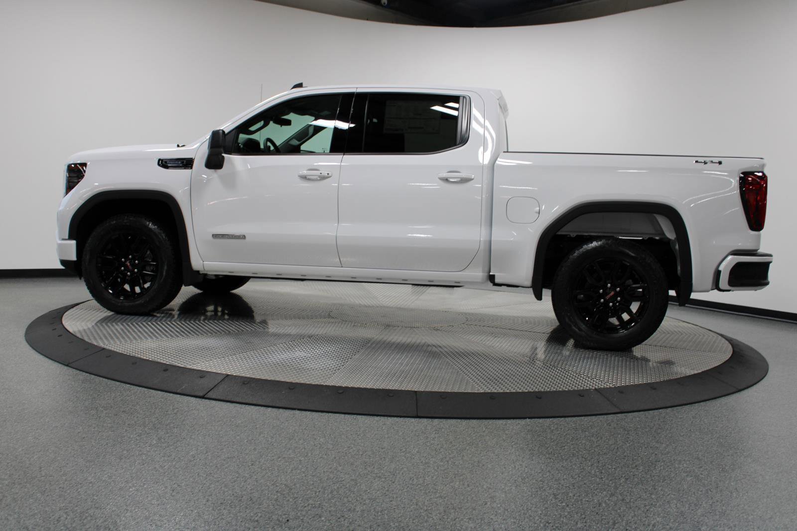 New 2025 GMC Sierra 1500 Elevation image 8