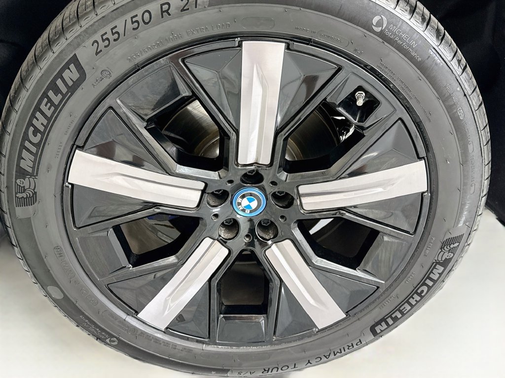 Certified 2024 BMW iX xDrive50 w/ Premium Package AWD/4WD image 29