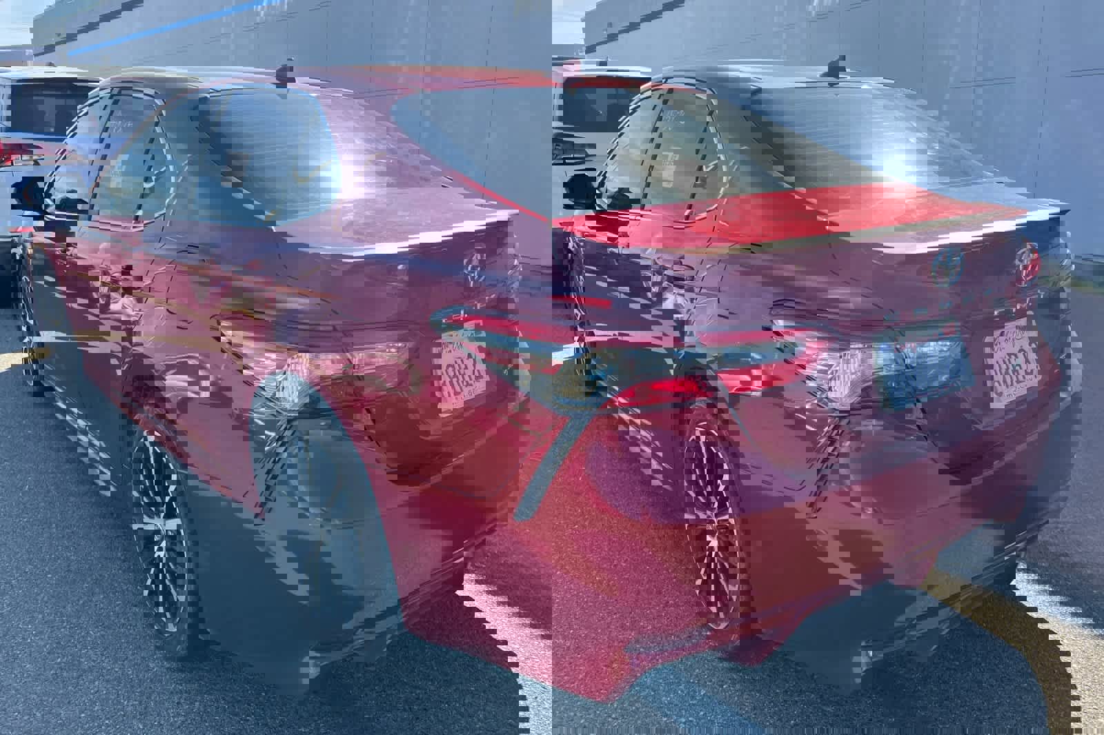 Used 2019 Toyota Camry SE w/ Convenience Package image 6