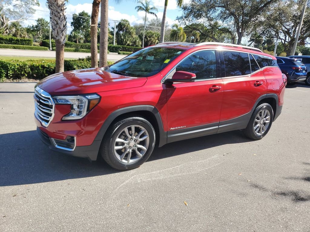 Certified 2022 GMC Terrain SLT image 2