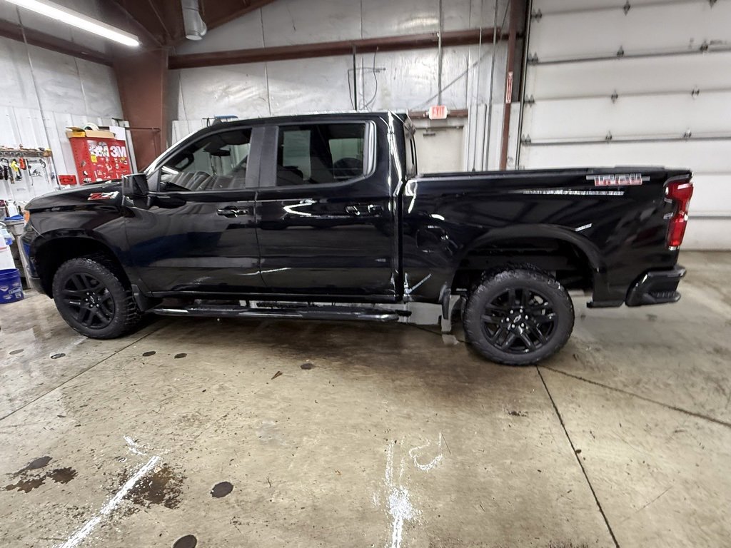 Used 2023 Chevrolet Silverado 1500 LT Trail Boss w/ Convenience Package II image 2