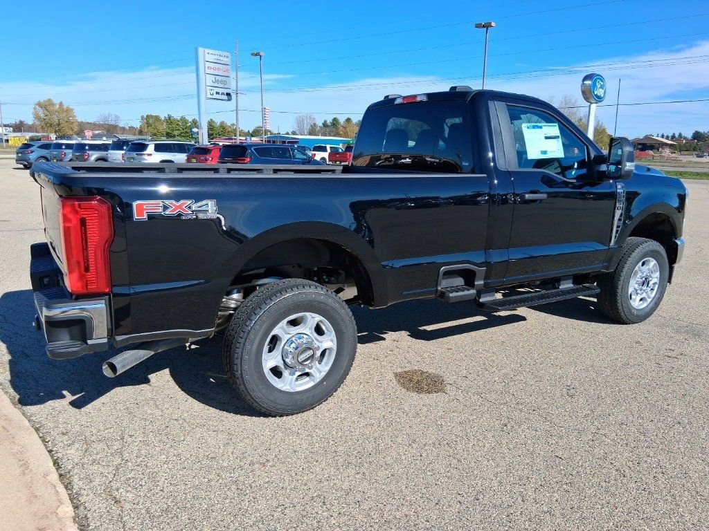 New 2026 Ford F250 XLT w/ FX4 Off-Road Package image 4