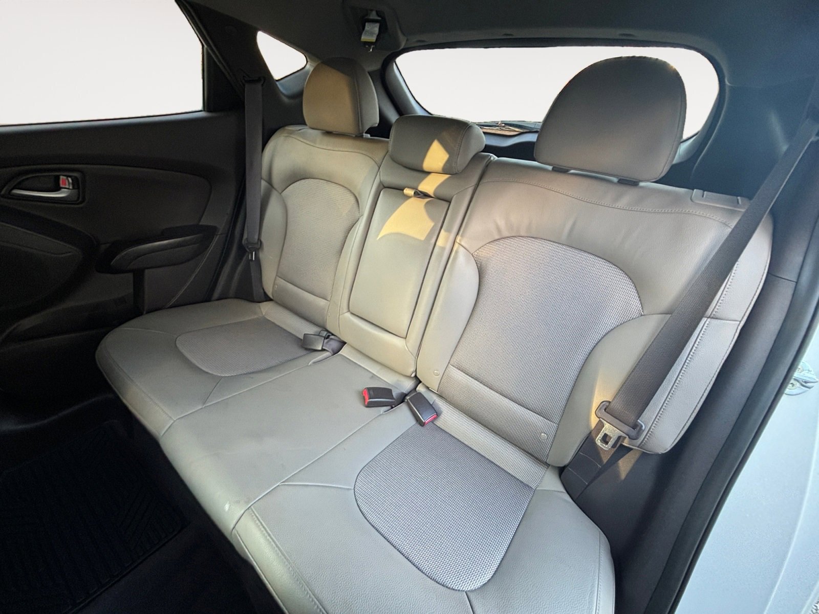 Used 2015 Hyundai Tucson SE image 13