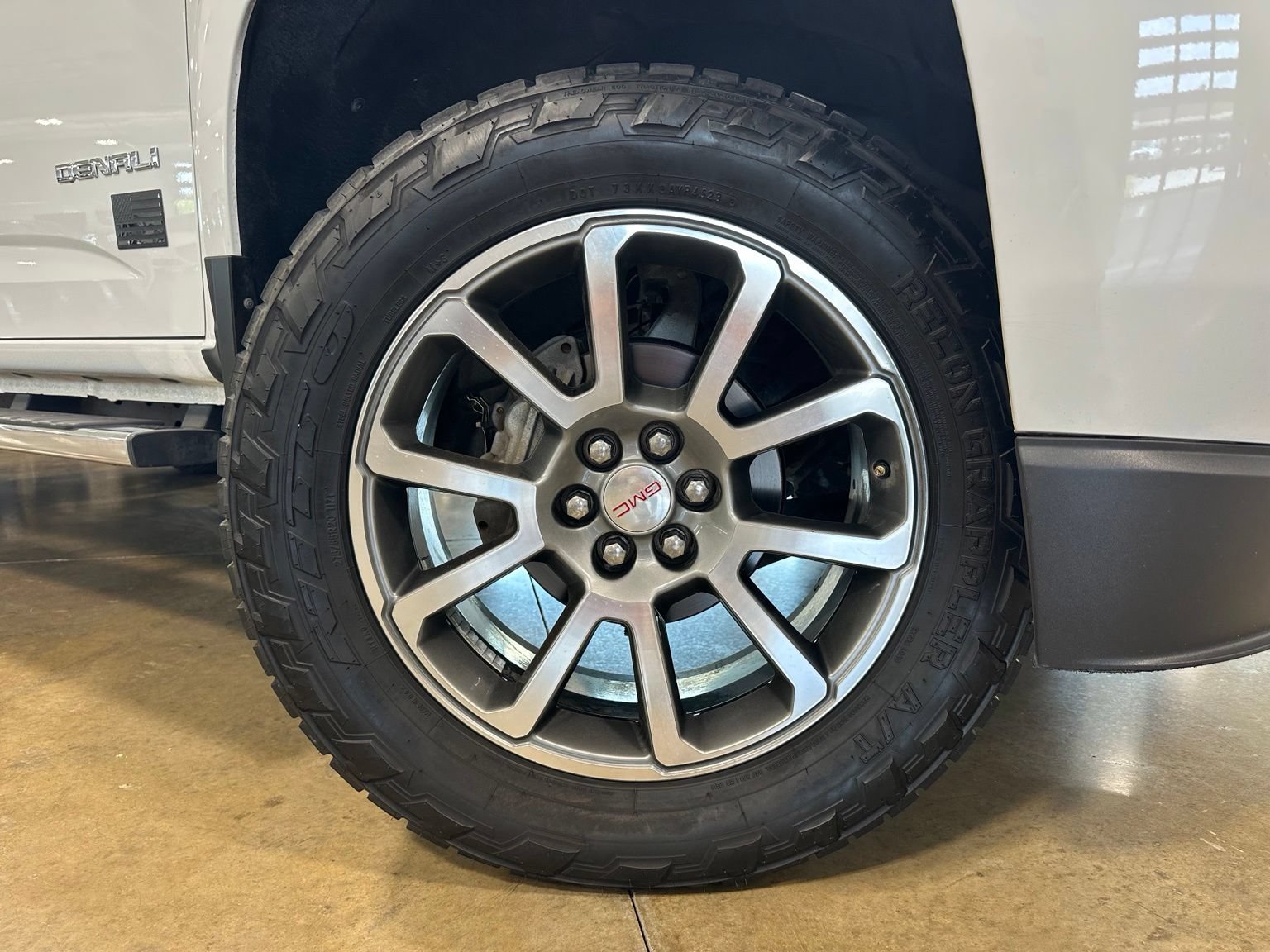 Used 2019 GMC Canyon Denali AWD/4WD image 9