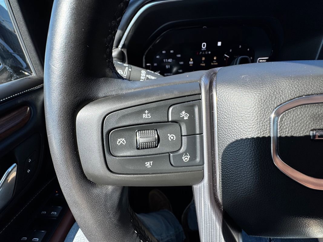 Used 2023 GMC Yukon Denali Ultimate image 20