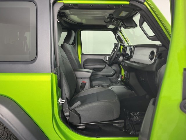 Used 2025 Jeep Wrangler Sport image 31