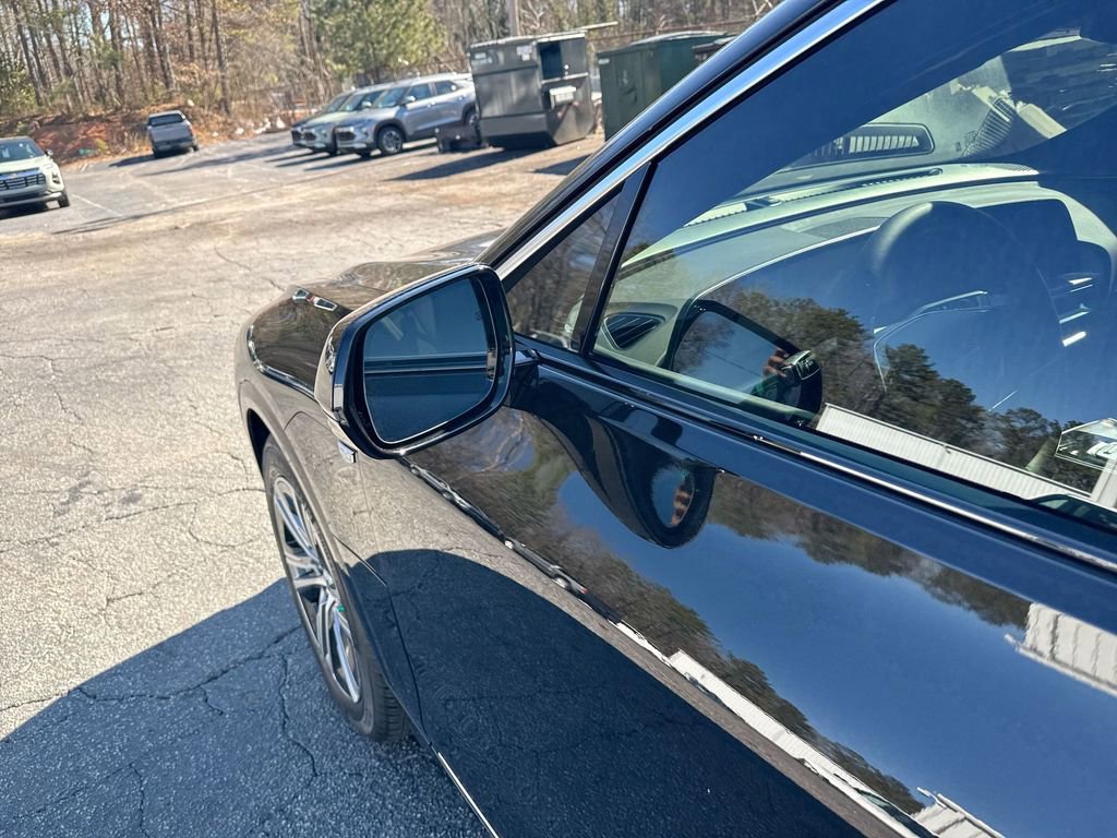 Used 2025 Cadillac Lyriq Luxury image 11