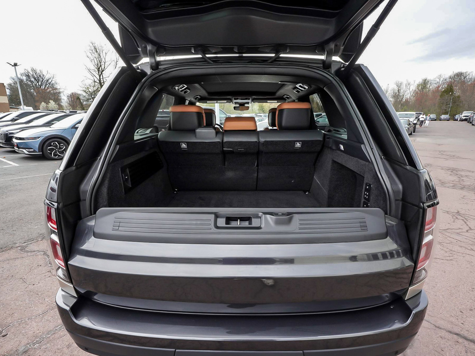 Used 2021 Land Rover Range Rover Autobiography Fifty Edition image 52