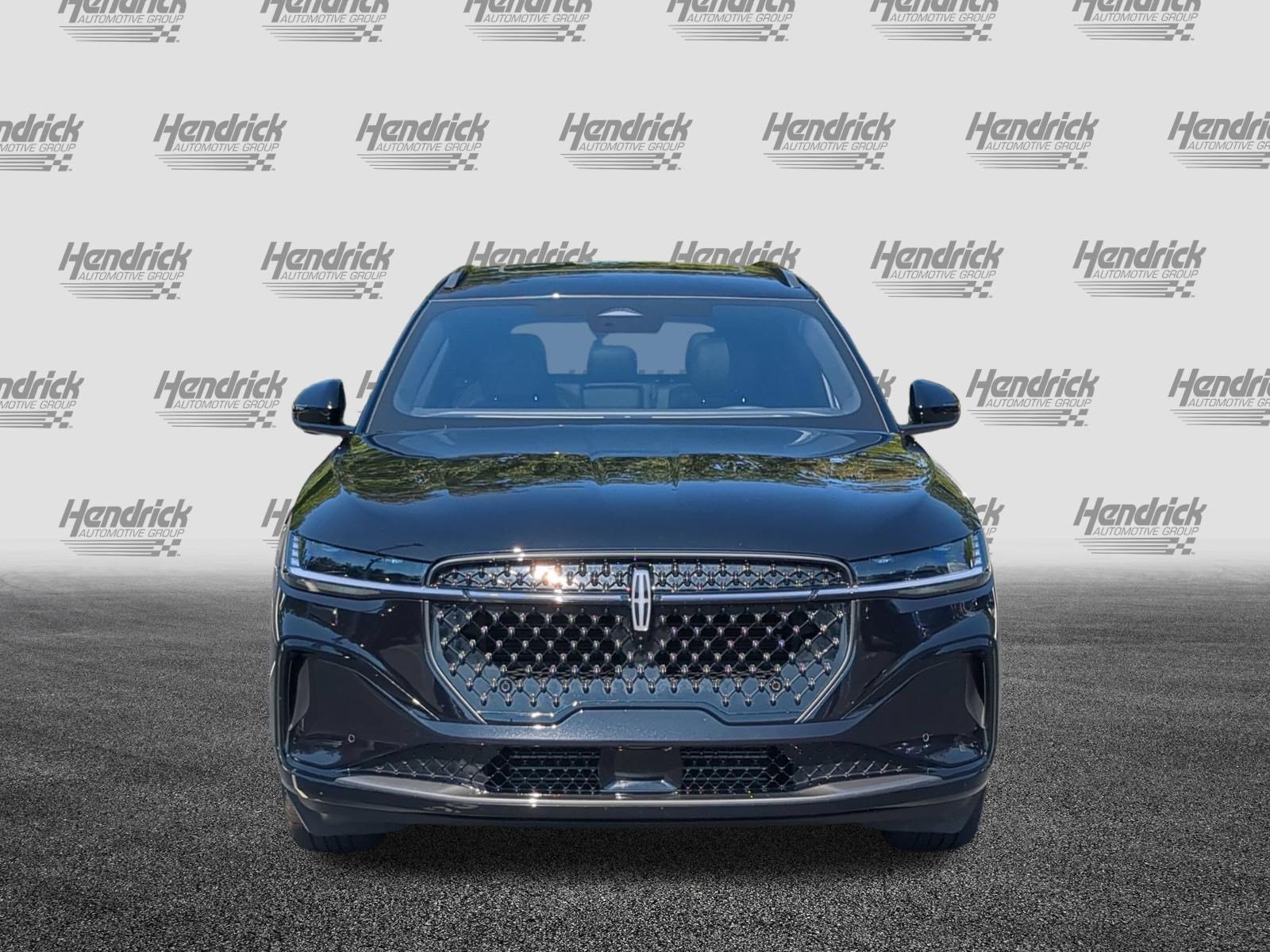 Used 2025 Lincoln Nautilus Reserve w/ Jet Appearance Package AWD/4WD image 3