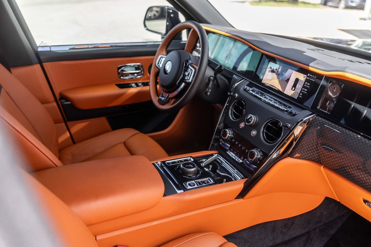 Certified 2025 Rolls-Royce Cullinan Black Badge w/ Leather Finishing Pack AWD/4WD image 48