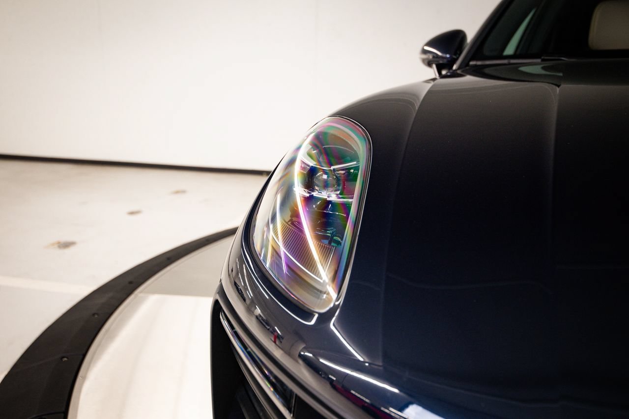 Certified 2023 Porsche Macan AWD/4WD image 13