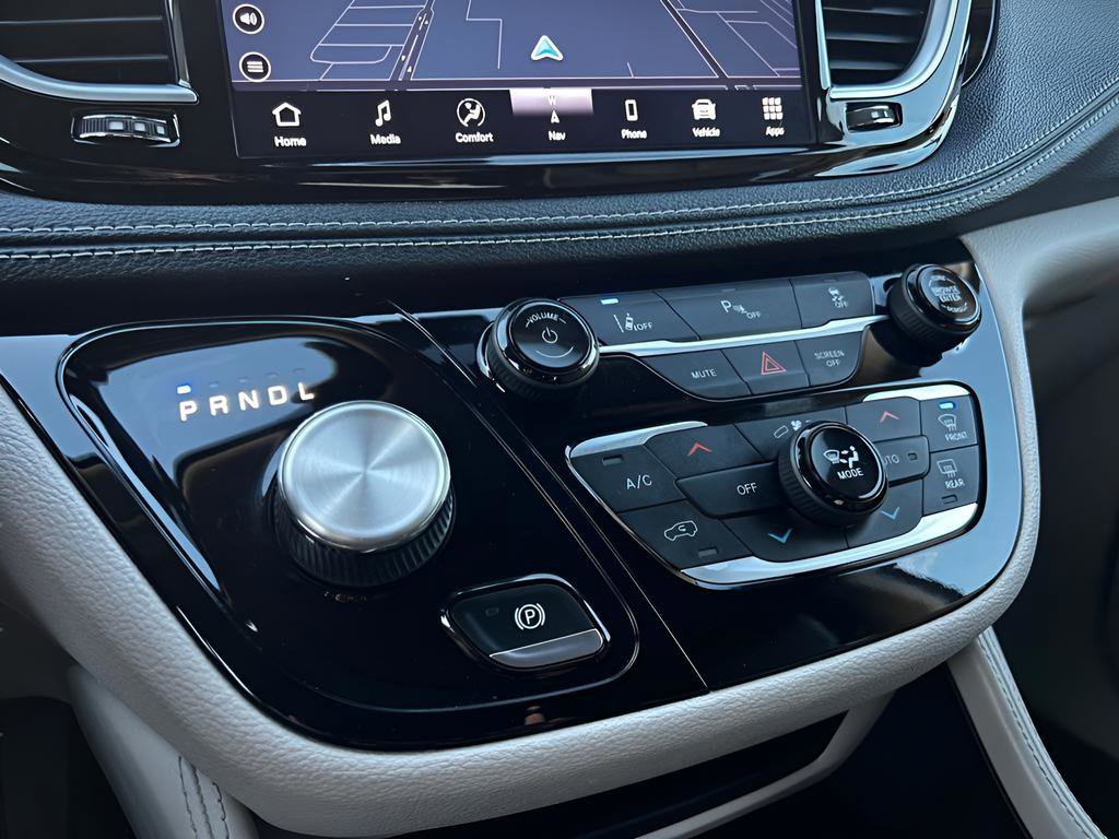 Used 2021 Chrysler Pacifica Limited image 58
