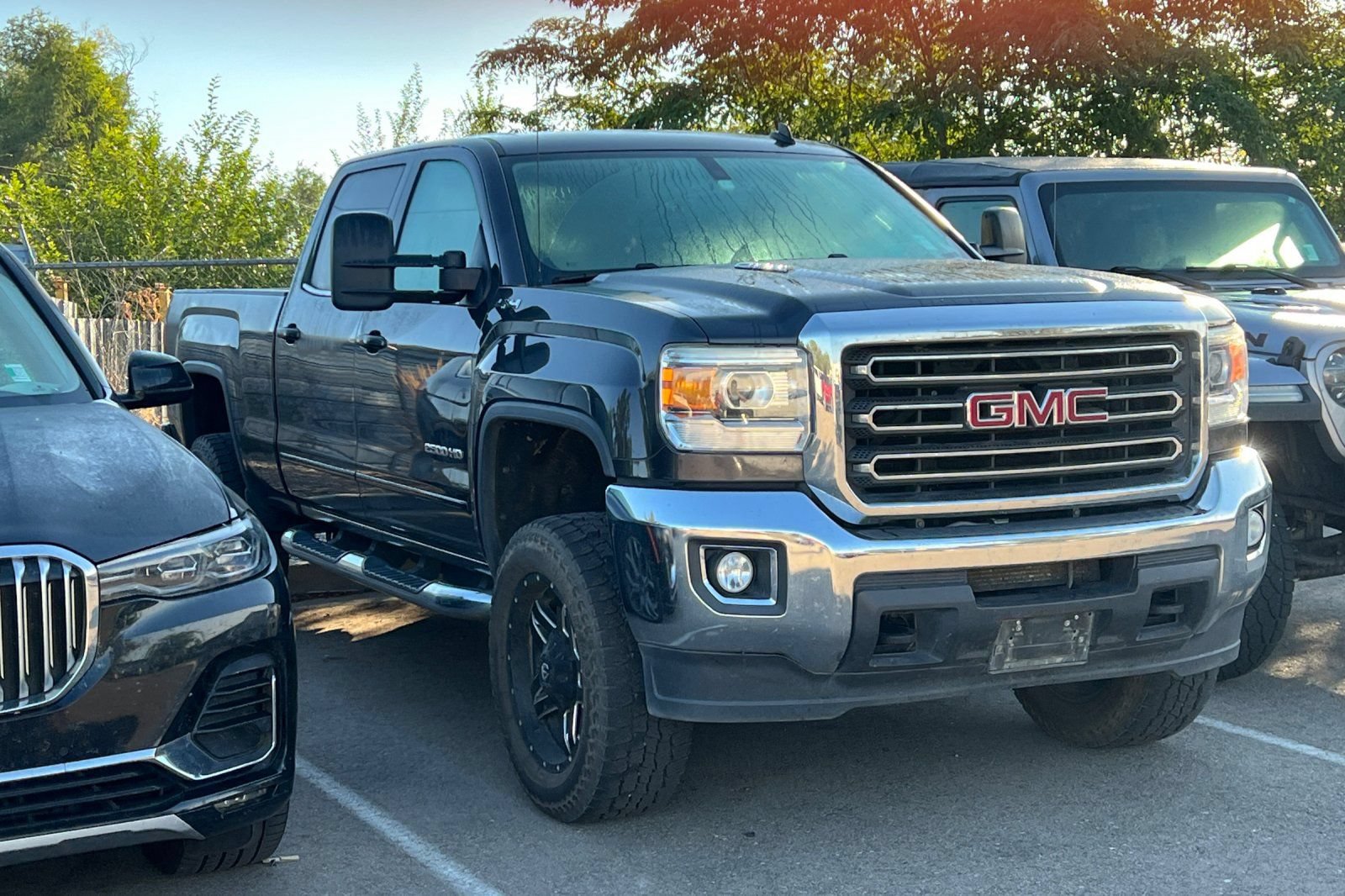Used 2015 GMC Sierra 2500 SLE w/ SLE Preferred Package AWD/4WD image 2