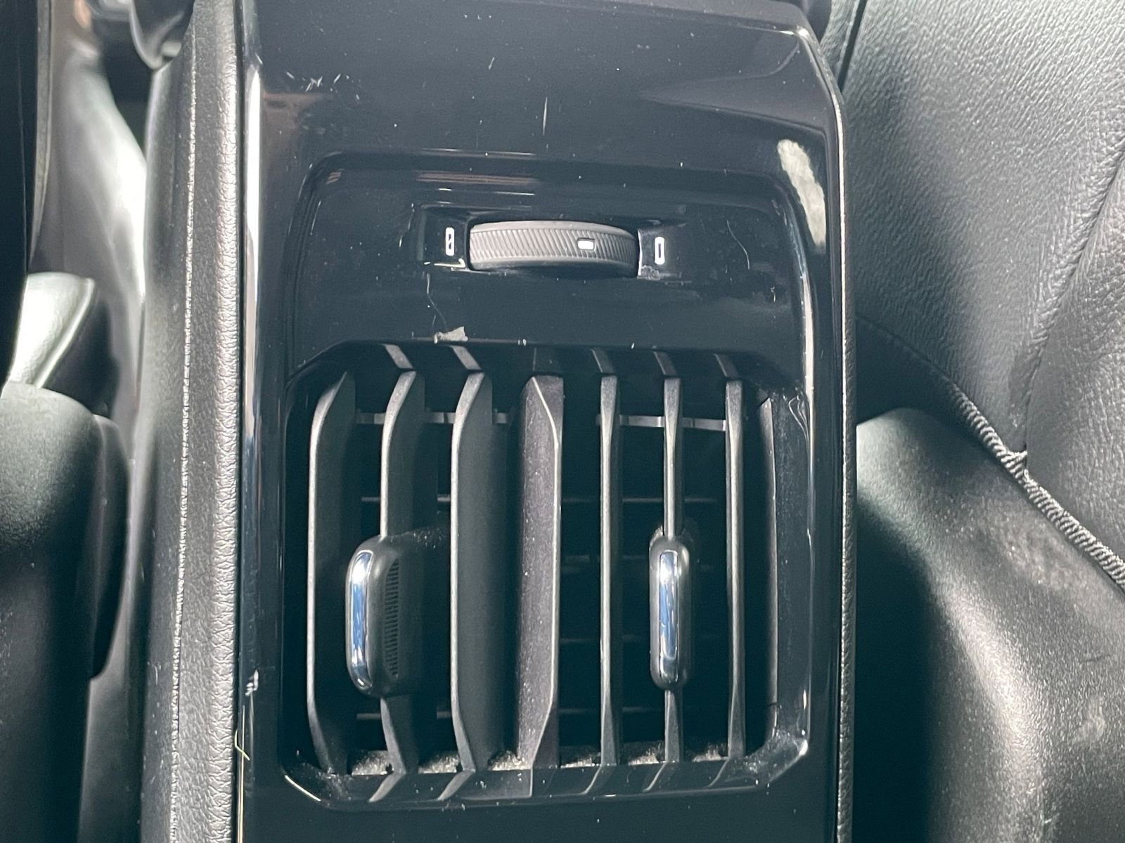 Used 2025 Jeep Compass Limited image 23