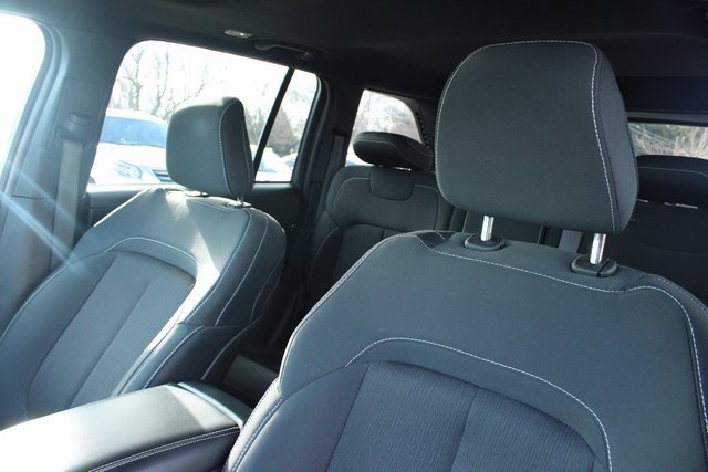 Used 2024 Jeep Grand Cherokee Laredo image 14