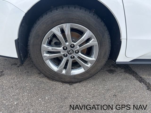 Used 2021 Toyota Sienna Limited image 10
