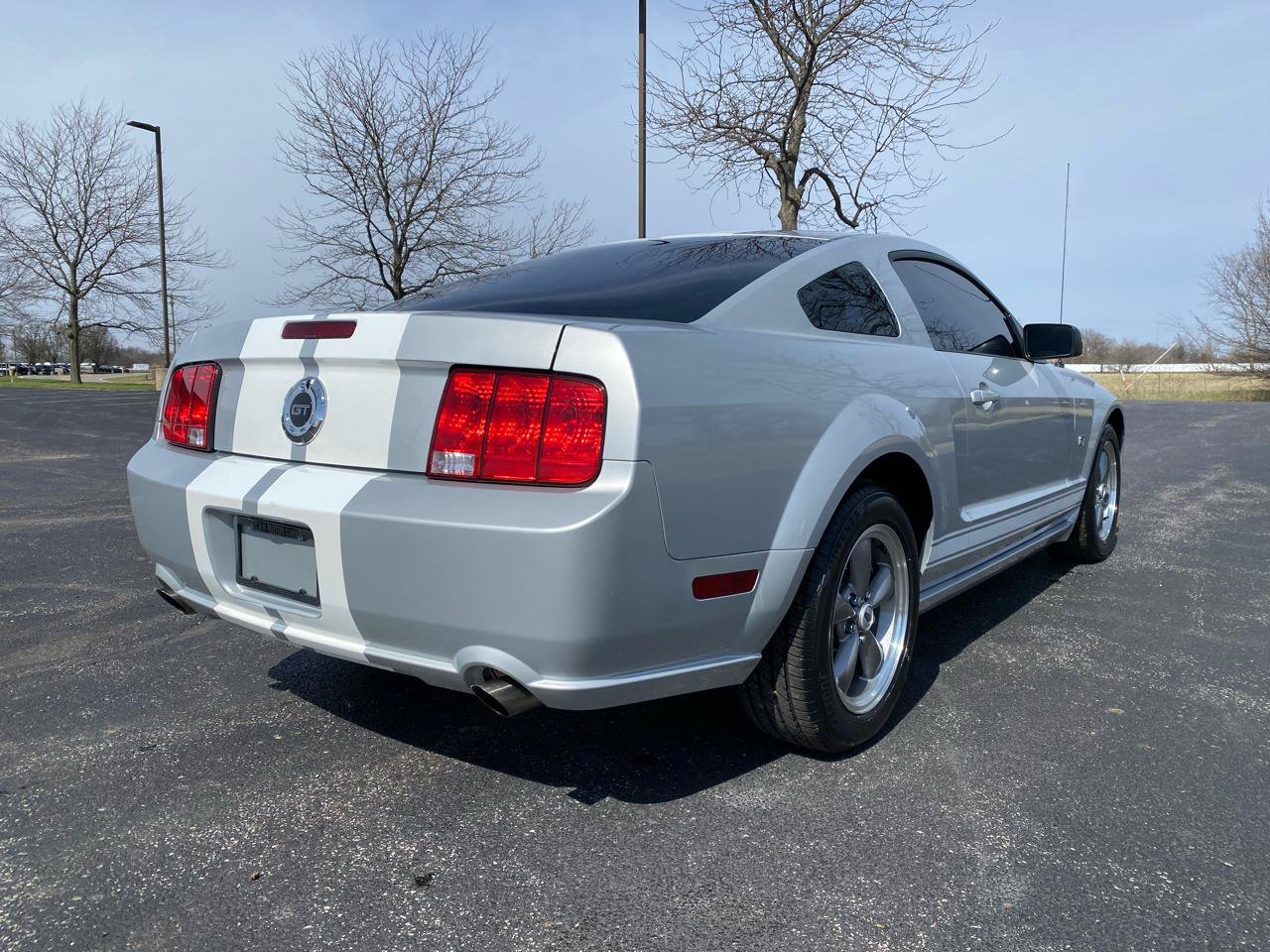 Used 2005 Ford Mustang GT RWD image 5