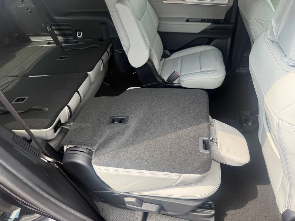 New 2026 Ford Explorer Active w/ Active Comfort Package AWD/4WD image 57