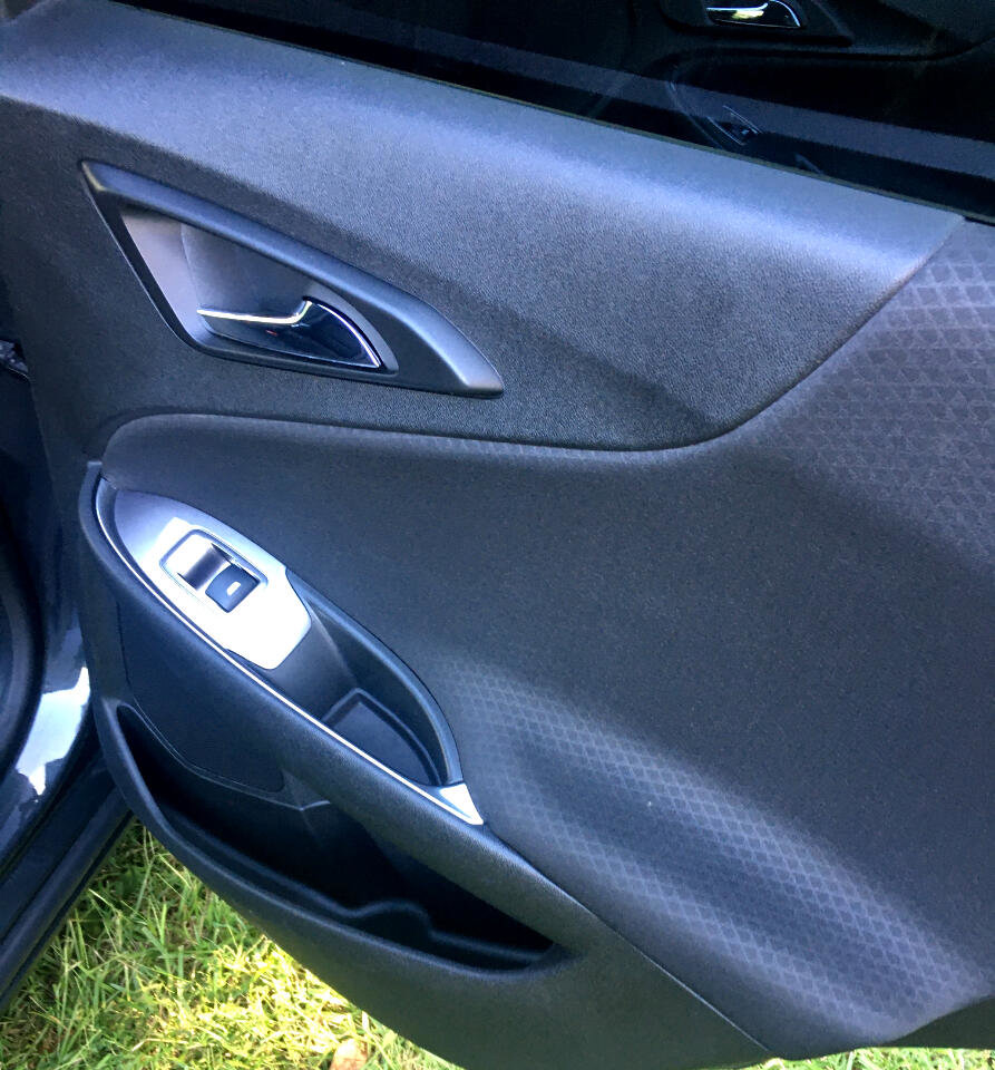 Used 2018 Chevrolet Malibu LT image 15