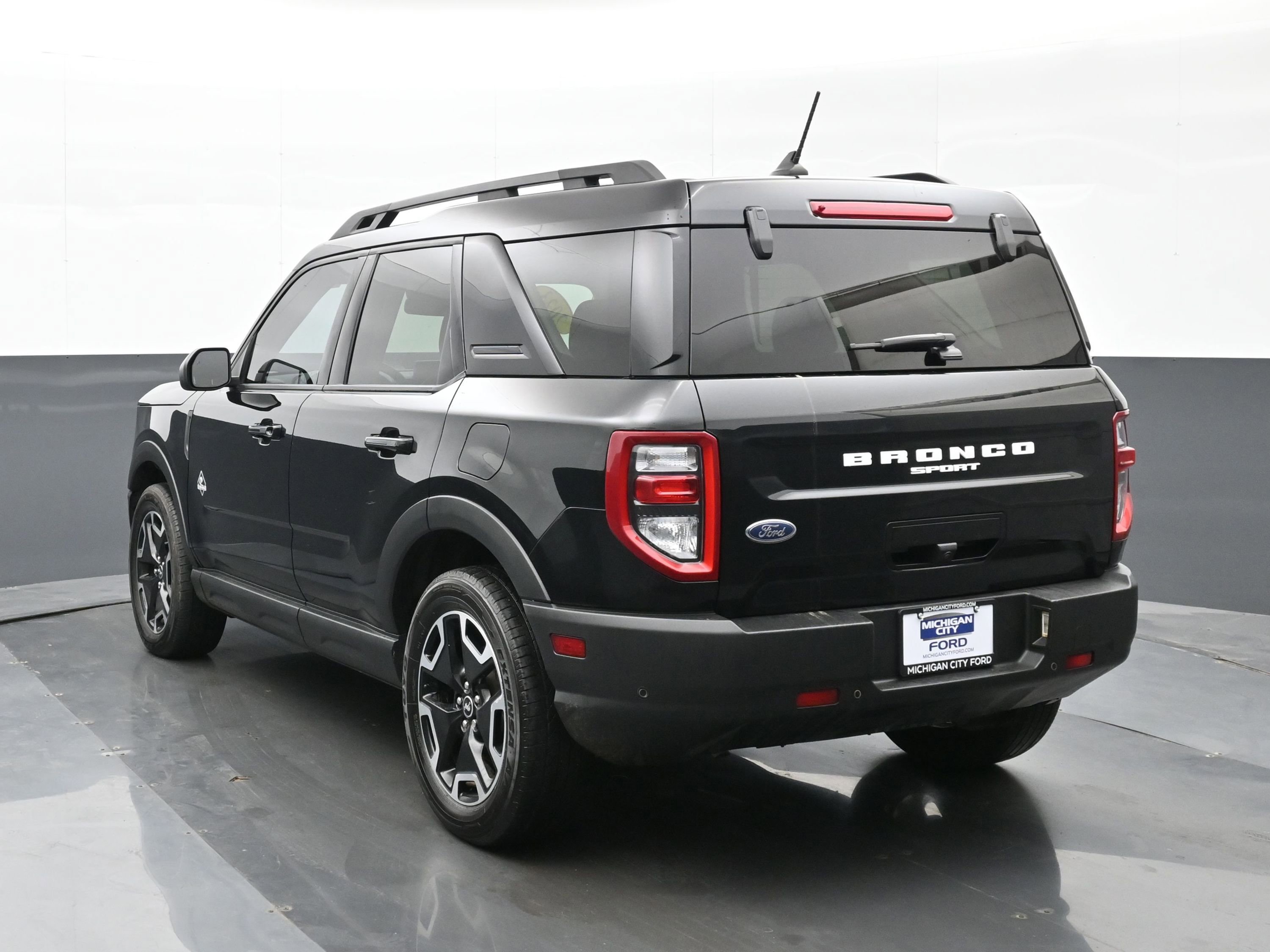 Used 2023 Ford Bronco Sport Outer Banks AWD/4WD image 6