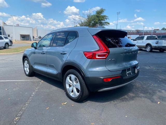 Used 2022 Volvo XC40 T5 Momentum AWD/4WD image 5