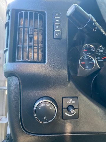 Used 2019 Chevrolet Express 2500 RWD image 18