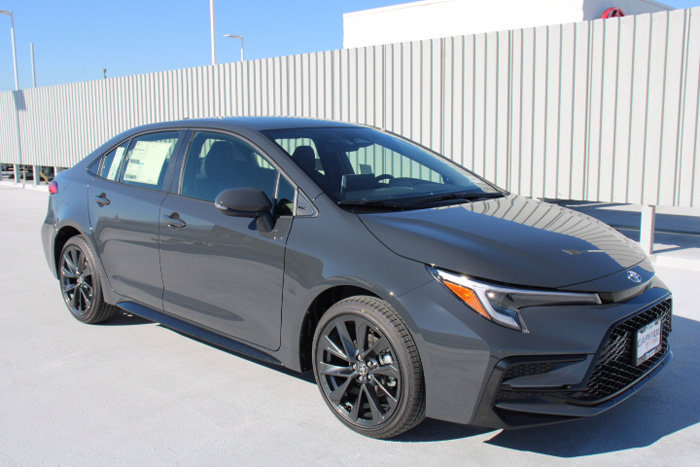 New 2027 Toyota Corolla SE w/ SE Premium Package FWD image 2