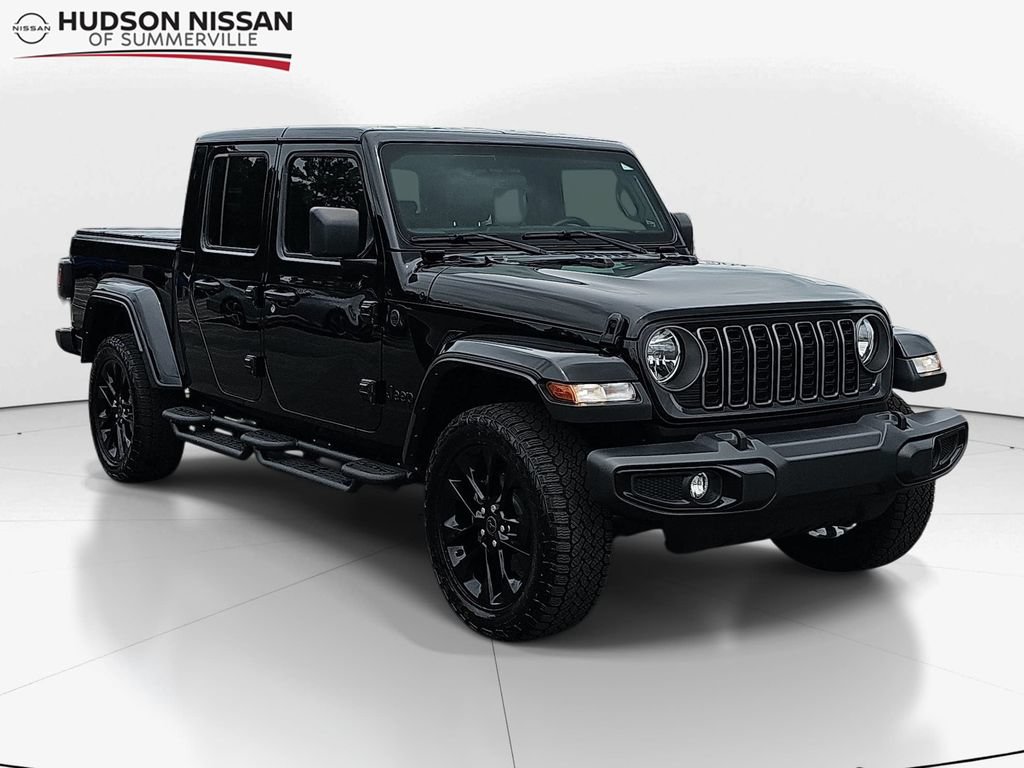 Used 2025 Jeep Gladiator Sport AWD/4WD image 1