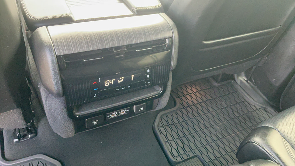 Used 2024 Jeep Wagoneer Series II w/ Flexible Seating Group RWD image 10