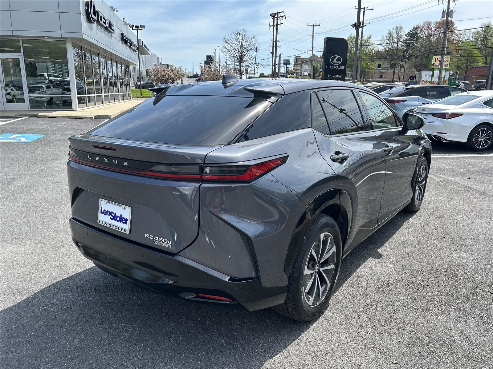 Used 2023 Lexus RZ 450e Premium w/ Technology Package image 5