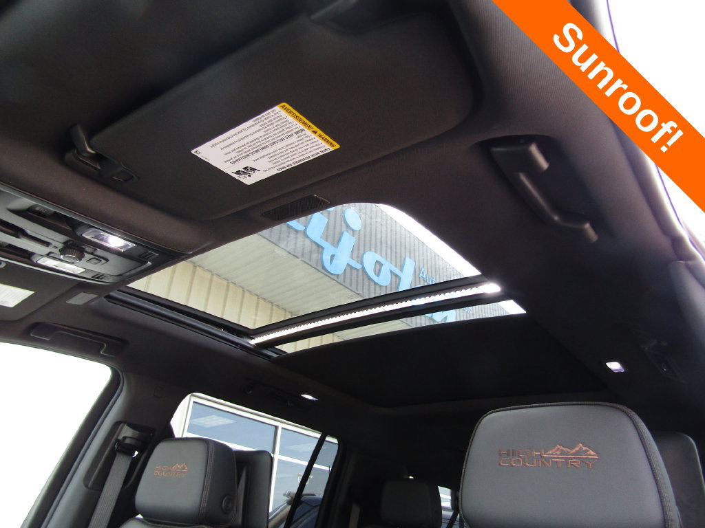 Used 2025 Chevrolet Suburban High Country AWD/4WD image 14