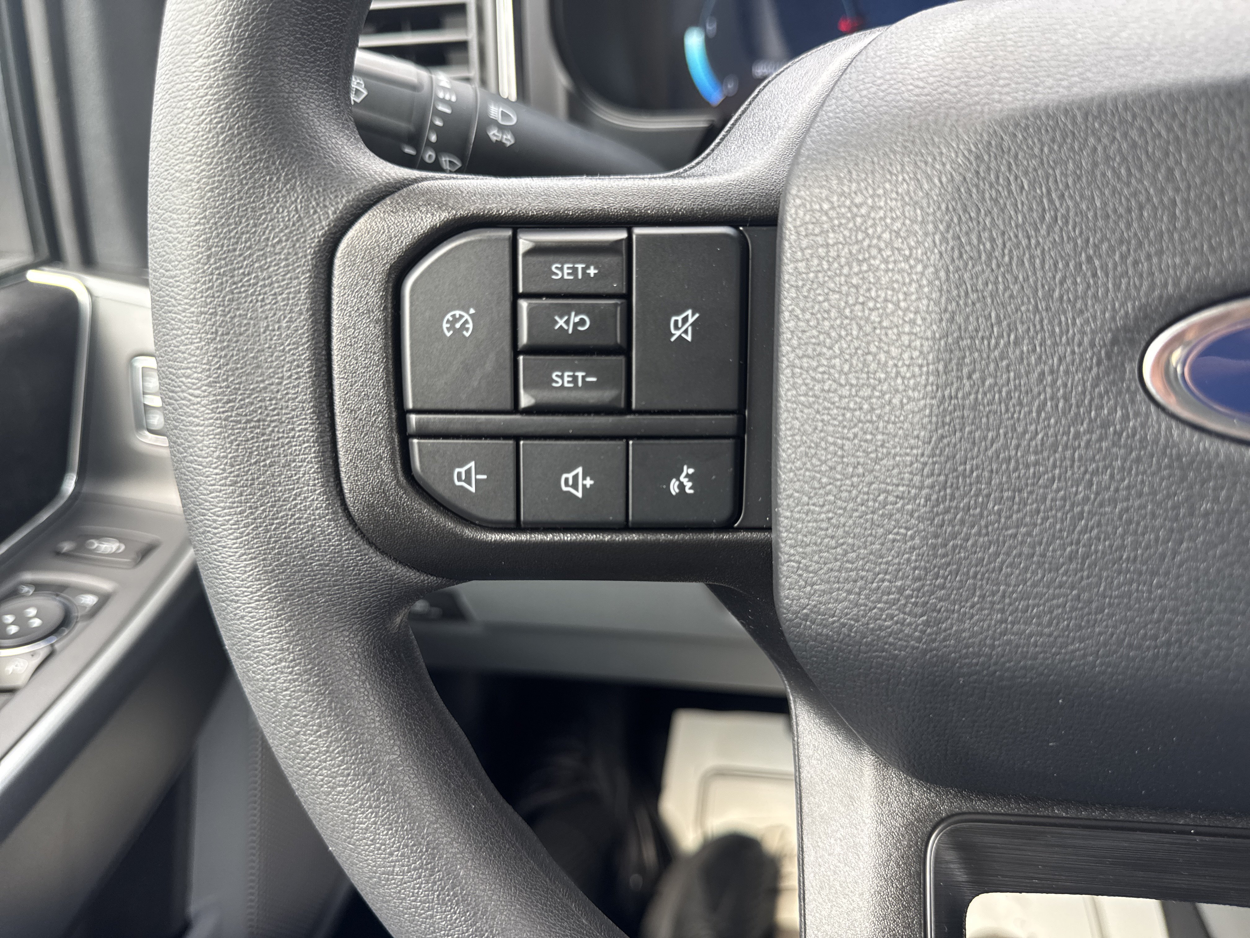 New 2026 Ford F250 XLT w/ XLT Premium Package AWD/4WD image 18