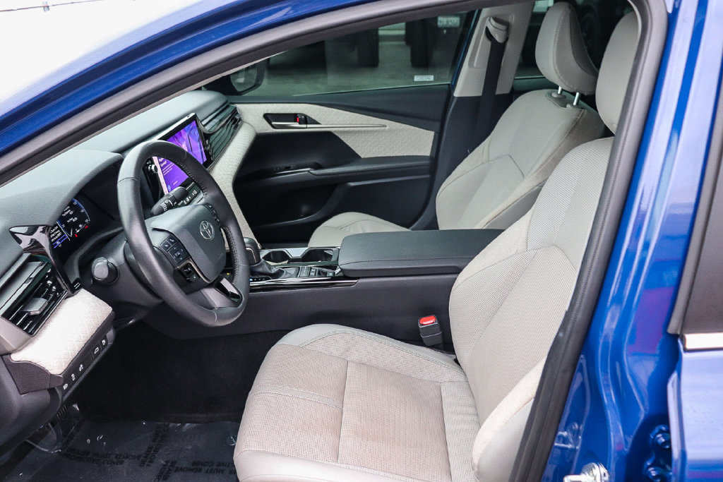 Used 2025 Toyota Camry XLE FWD image 20