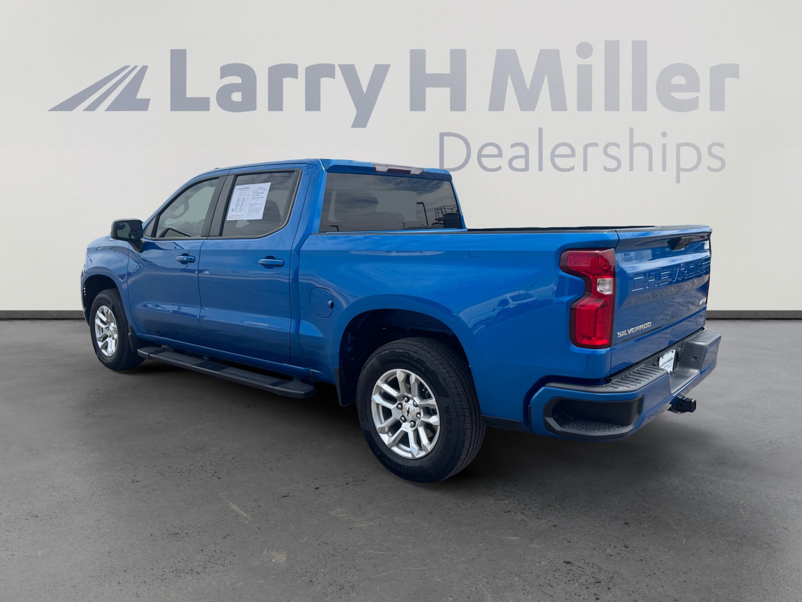 Used 2024 Chevrolet Silverado 1500 RST RWD image 3