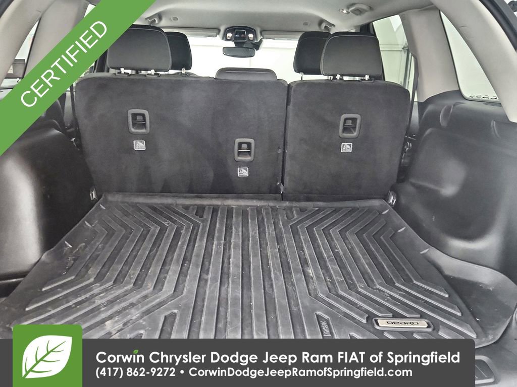 Used 2023 Jeep Grand Cherokee Laredo AWD/4WD image 29