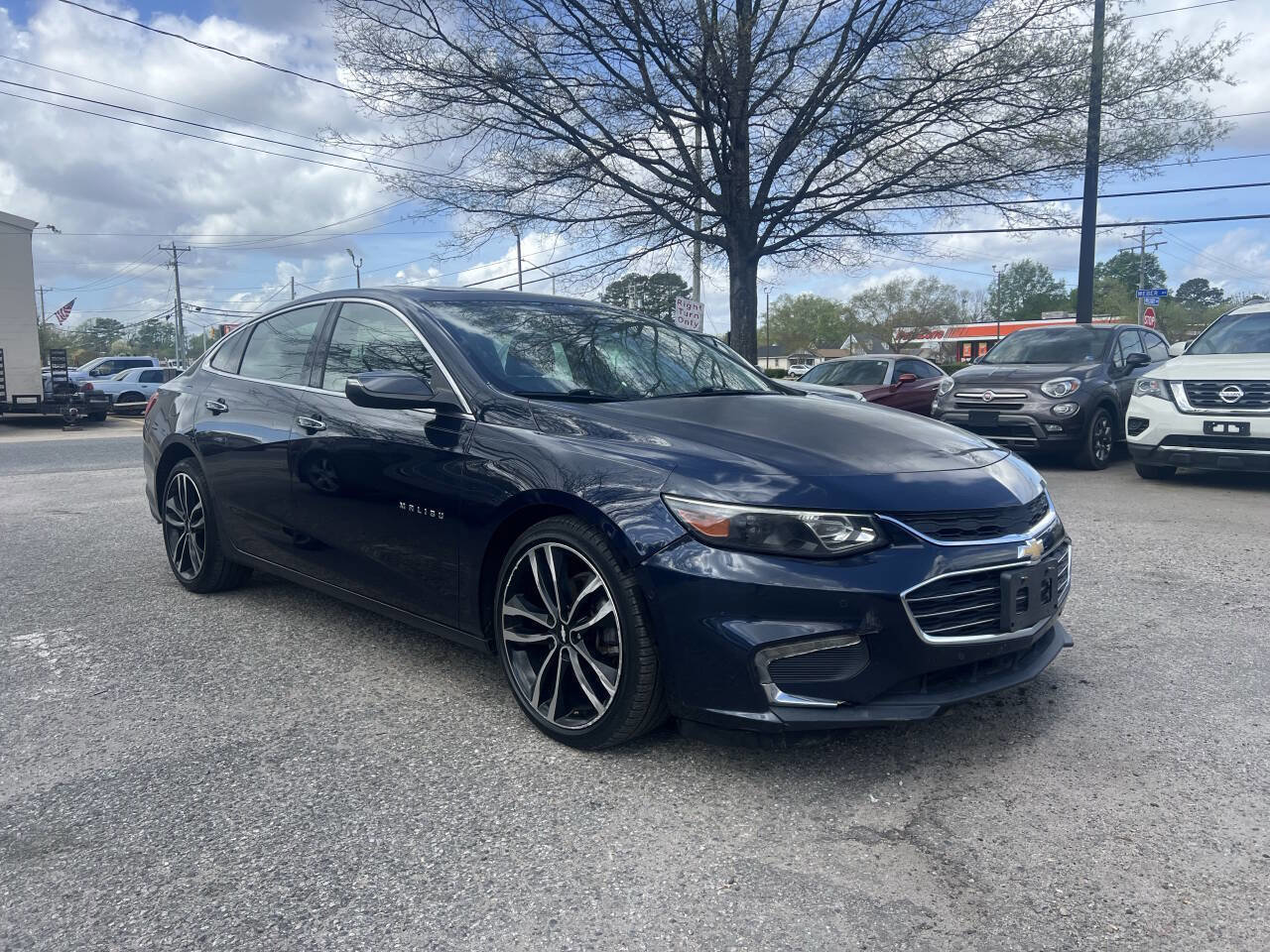 Used 2016 Chevrolet Malibu Premier w/ Driver Confidence Package II FWD image 5