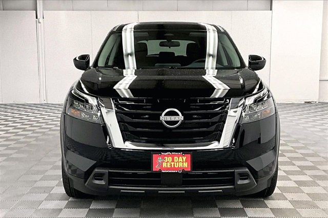 New 2025 Nissan Pathfinder S image 16