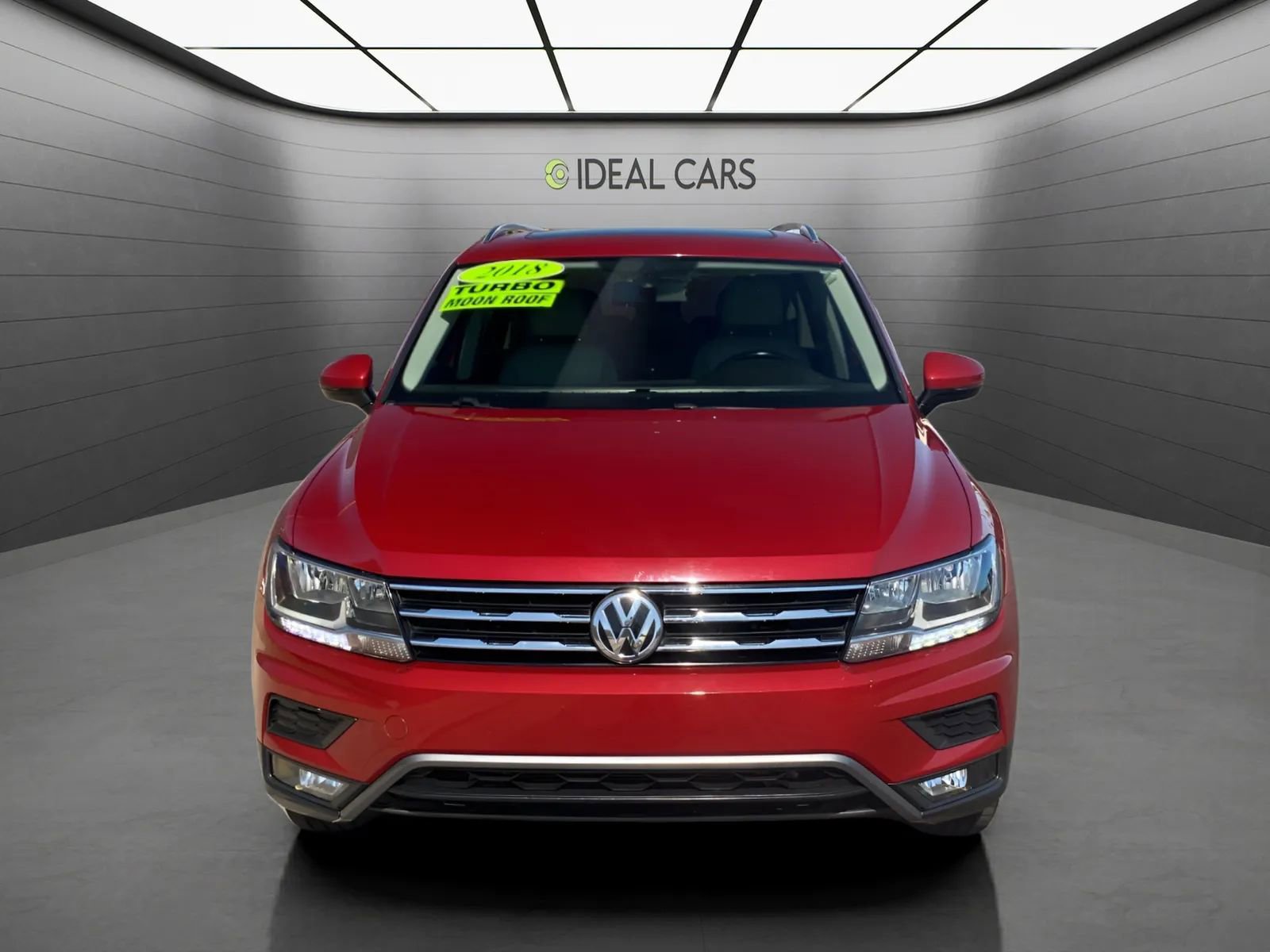 Used 2018 Volkswagen Tiguan SEL FWD image 2