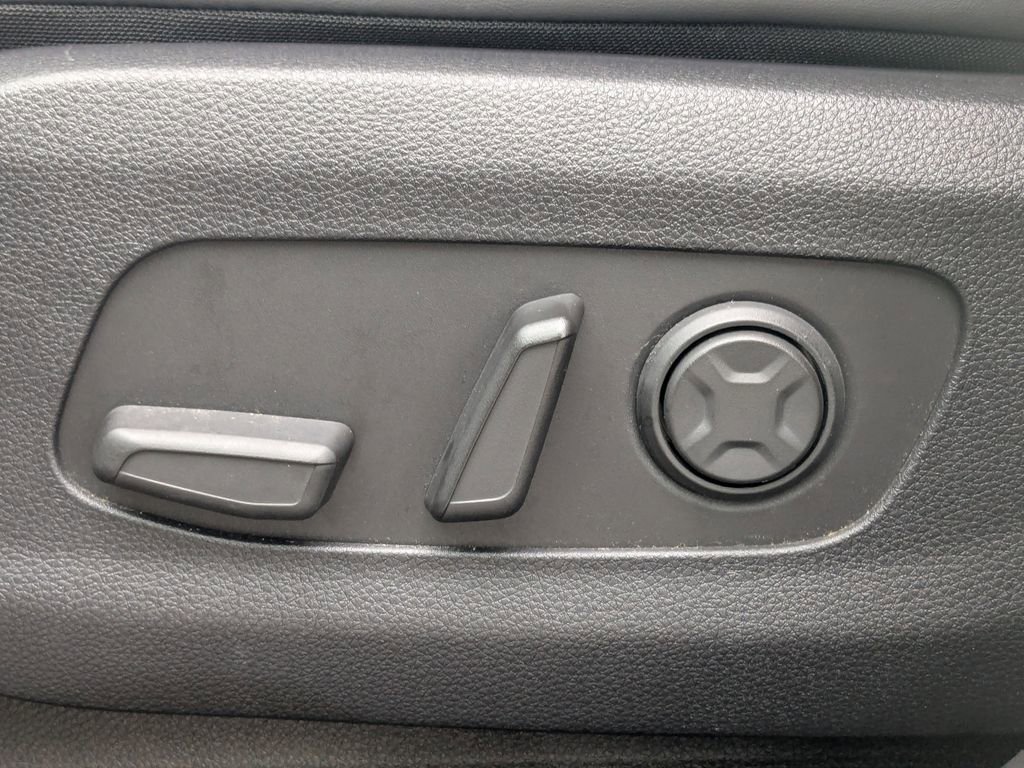 Used 2022 Kia Carnival SX FWD image 28
