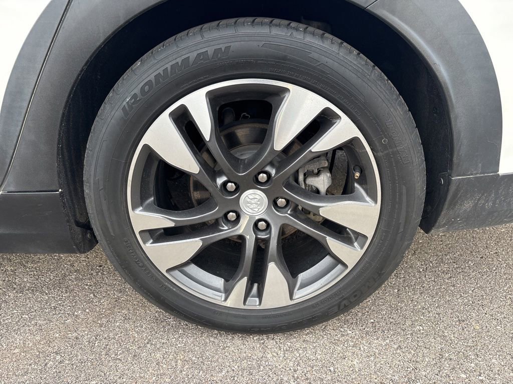 Used 2018 Buick Regal Essence w/ Driver Confidence Package #1 image 6