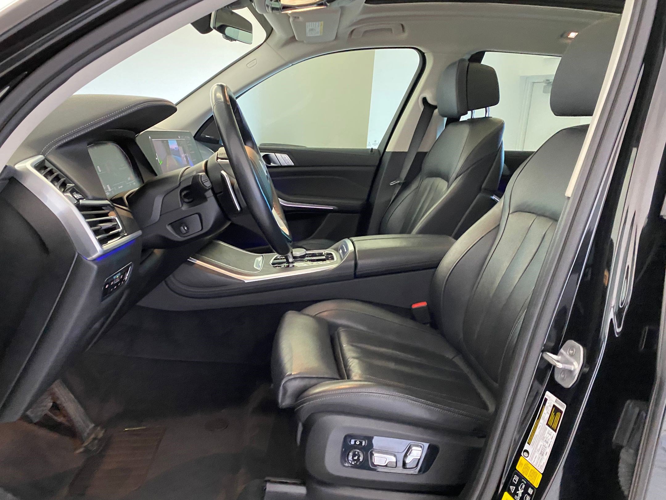 Used 2020 BMW X7 xDrive40i w/ Premium Package image 4