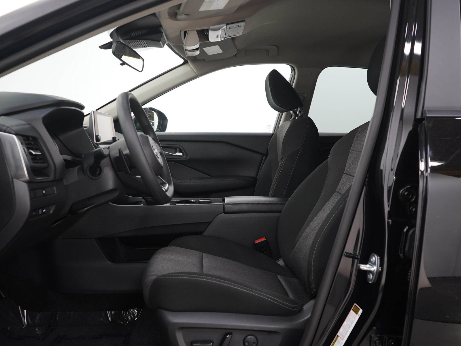Used 2024 Nissan Rogue SV AWD/4WD image 23